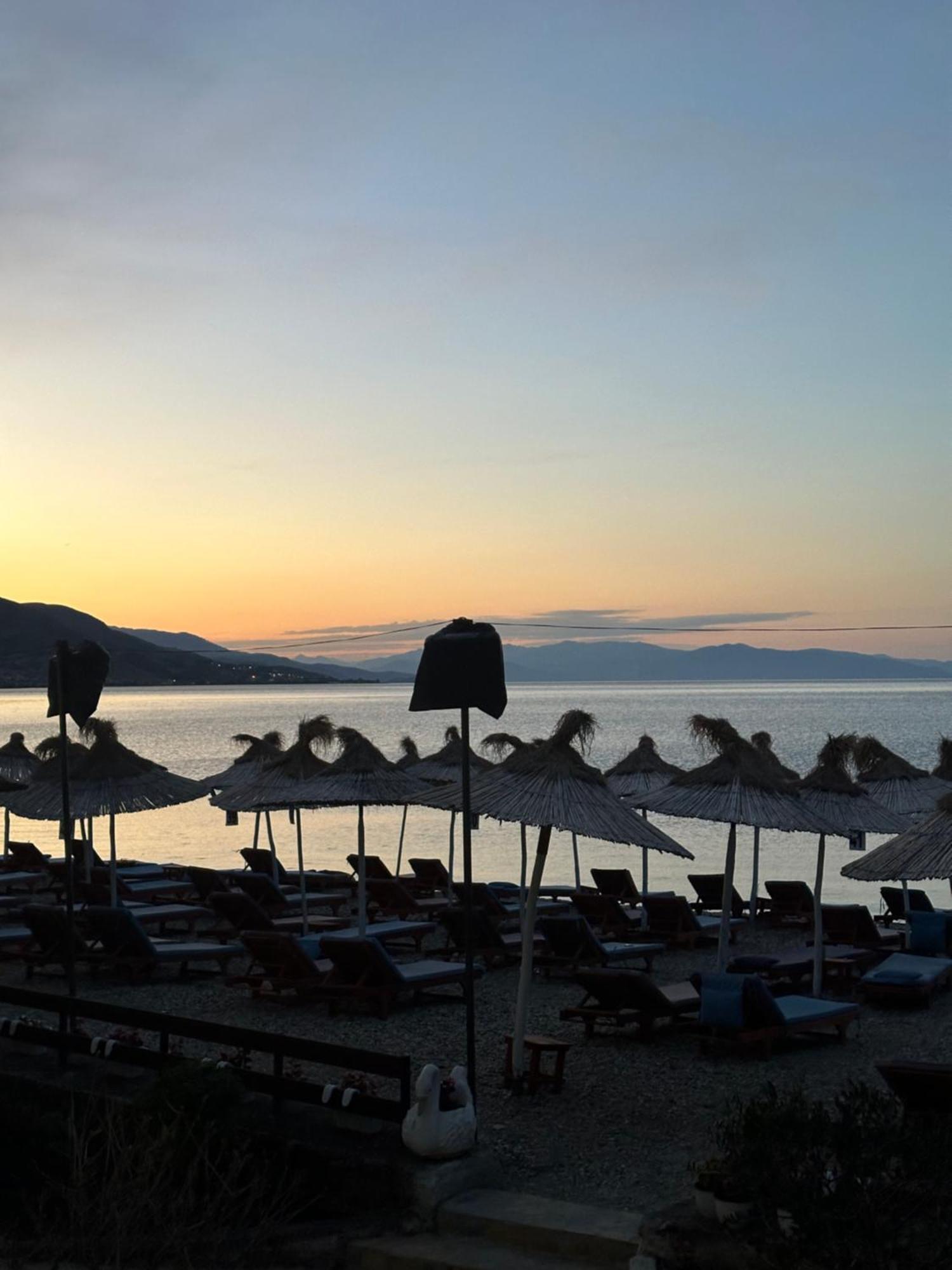 Hotel Demoli Поградец Екстериор снимка