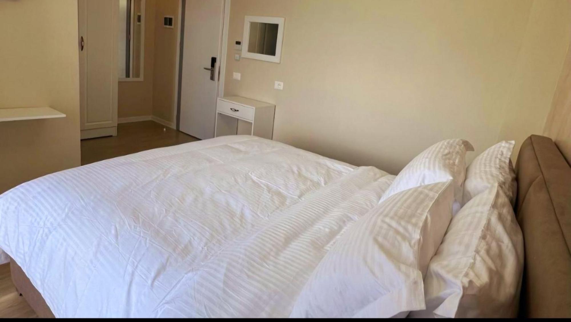 Hotel Demoli Поградец Екстериор снимка