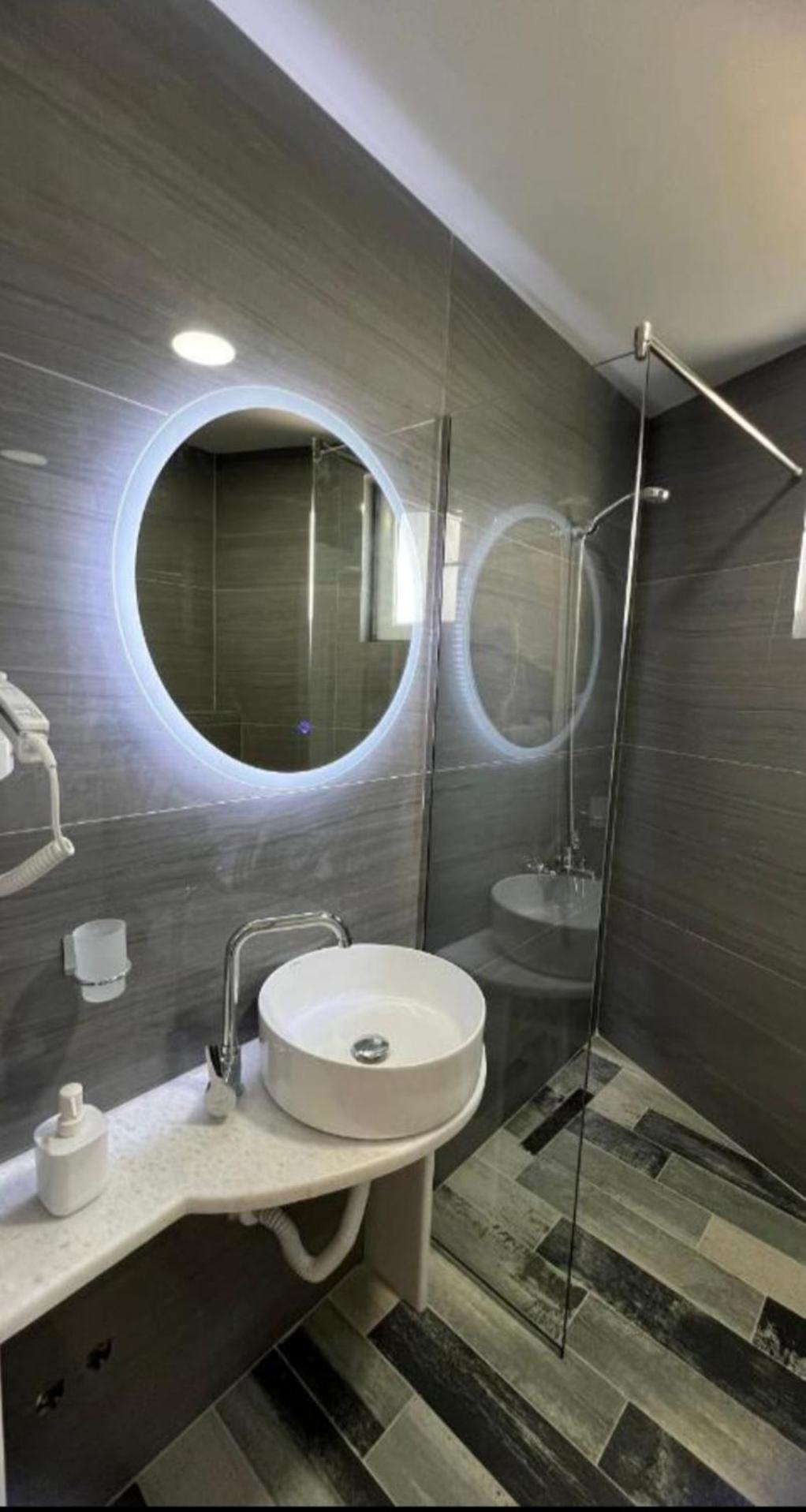 Hotel Demoli Поградец Екстериор снимка