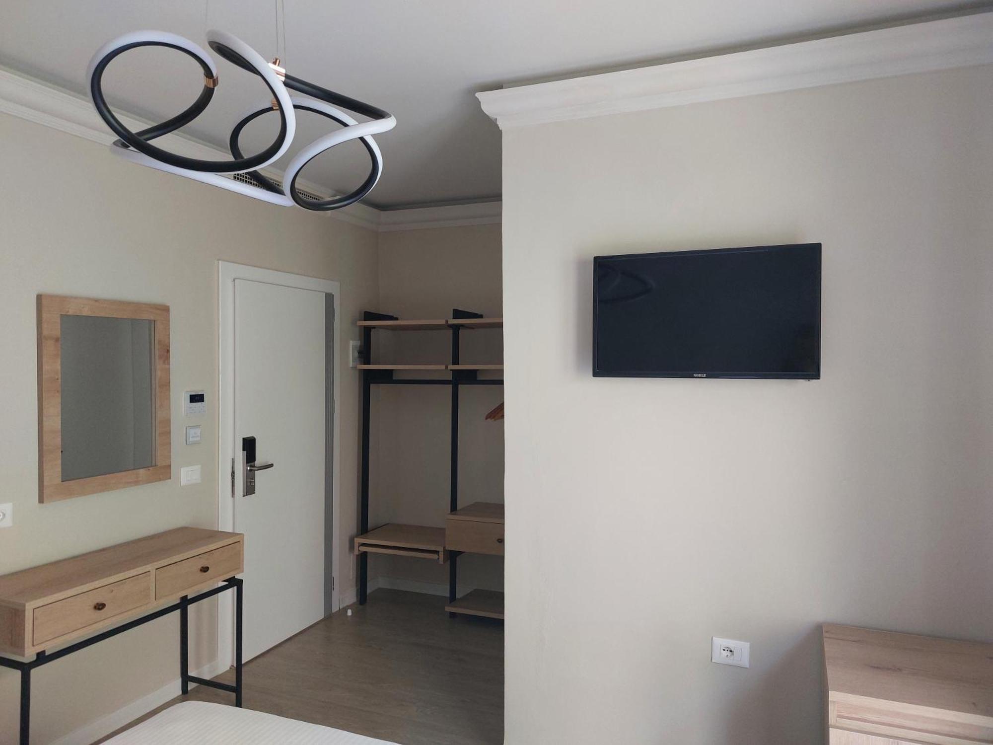 Hotel Demoli Поградец Екстериор снимка